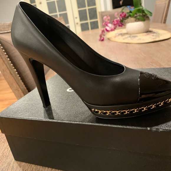 Chanel shoes size 38.5 authentic - Picture 2 of 3